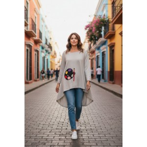 Μπλουζοφόρεμα ασύμμετρο, χρώμα γκρι ανοιχτό, με λαιμόκοψη , μακρύ μανίκι, μήκος 80εκ μπροστινό μέρος και πίσω μέρος 90εκ.,ύφασμα Βαμβάκι95% ελαστάν 5%, σχέδιο Παλέτα χρωμάτων 