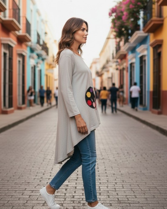 Μπλουζοφόρεμα ασύμμετρο, χρώμα γκρι ανοιχτό, με λαιμόκοψη , μακρύ μανίκι, μήκος 80εκ μπροστινό μέρος και πίσω μέρος 90εκ.,ύφασμα Βαμβάκι95% ελαστάν 5%, σχέδιο Παλέτα χρωμάτων 