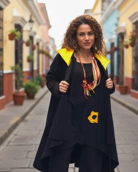 Ασύμμετρο Πανωφόρι Midi, μαύρο, σε στυλ κάπας με μανίκι, Χειροποίητο με αγάπη, Άνετο ζεστό, Φούτερ με χνούδι, με πλαϊνές τσέπες, ΧΩΡΙΣ φερμουάρ, σχέδιο  Υπέροχη Μαργαρίτα