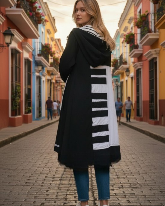 Πανωφόρι Midi, μαύρο ασύμμετρο, σε στυλ κάπας με μανίκι, με Κουκούλα με ριγέ στο εσωτερικό της, Άνετο ζεστό, Φούτερ με χνούδι, με πλαϊνές τσέπες, ΧΩΡΙΣ φερμουάρ, σχέδιο "Πιάνο Ασπρόμαυρο"