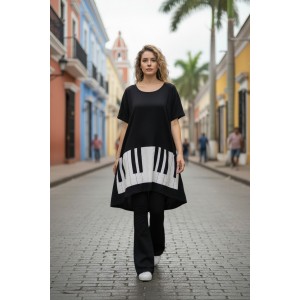 Mπλουζοφόρεμα ασύμμετρο, Μήκος από τον ώμο 80εκ μπροστινό μέρος και το πίσω μέρος 90εκ. με κοντό μανίκι βαμβάκι 100%, με σχέδιο το πιάνο 