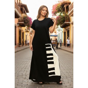 Φόρεμα μακρύ, αμάνικο, με στρόγγυλη λαιμόκοψη , μήκος από τον ώμο 135εκ., άνετο και δροσερό βαμβάκι 100%, με σχέδιο Πιάνο 