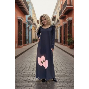 Μακρύ Φόρεμα,  με κουκούλα, μακρύ μανίκι, βαμβάκι95% ελαστάν 5%, μήκος 135εκ., με σχέδιο δύο ροζ καρδιές , διατίθεται και χωρίς κουκούλα  κατόπιν επιλογής