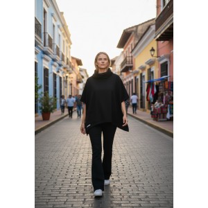 Πόντσο Μαύρο  ύφασμα φούτερ με χνούδι, σύνθεση βαμβάκι95% ελαστάν 5%, με τσέπη και λαιμό, άνετο και ζεστό