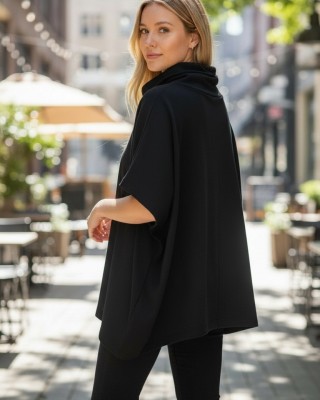 Πόντσο, χρώμα μαύρο, φούτερ με χνούδι, χουχουλιάρικο, άνετο, με τσέπη και λαιμό, σχέδιο πολύχρωμο Μήλο