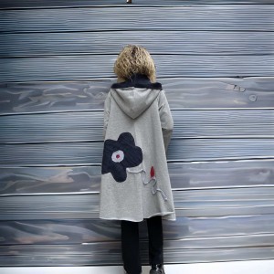  Ασύμμετρο Πανωφόρι Midi, σε χρώμα γκρι ανοιχτό , σε στυλ κάπας με μανίκι, Χειροποίητο με αγάπη, με Κουκούλα , Άνετο ζεστό, Φούτερ με χνούδι, με πλαϊνές τσέπες, ΧΩΡΙΣ φερμουάρ, σχέδιο Τζιν Μαργαρίτα