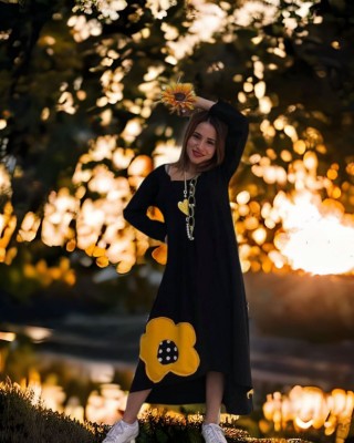 Φόρεμα  Μαύρο Ασύμμετρο, λαιμόκοψη στρογγυλή, μακρύ μανίκι, βαμβάκι95% ελαστάν , μήκος 112εκ μπροστά και 120εκ. το πίσω μέρος, Unique