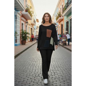 Mπλούζα Μαύρη  με λαιμόκοψη χαμόγελο , ύφασμα μπλούζας βαμβάκι 95% ελαστάν 5%, μήκος 65εκ με σχέδιο τετραγωνάκια 