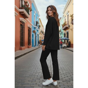 Mπλούζα Μαύρη  με λαιμόκοψη χαμόγελο , ύφασμα μπλούζας βαμβάκι 95% ελαστάν 5%, μήκος 65εκ με σχέδιο τετραγωνάκια 