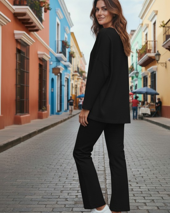 Mπλούζα Μαύρη  με λαιμόκοψη χαμόγελο , ύφασμα μπλούζας βαμβάκι 95% ελαστάν 5%, μήκος 65εκ με σχέδιο τετραγωνάκια 