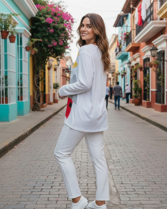 Mπλούζα Λευκή ή  Μαύρη με λαιμόκοψη χαμόγελο , ύφασμα μπλούζας βαμβάκι 95% ελαστάν 5%, μήκος 65εκ με σχέδιο το κόκκινο σπιτάκι 