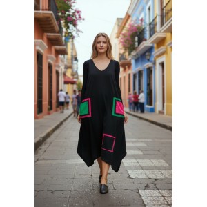 Μίντι φόρεμα, V λαιμόκοψη,  με μακρύ μανίκι, μικρά πλαϊνά ανοίγματα στο τελείωμα, μήκος 115εκ., Βαμβάκι100% με σχέδιο τα πολύχρωμα τετράγωνα