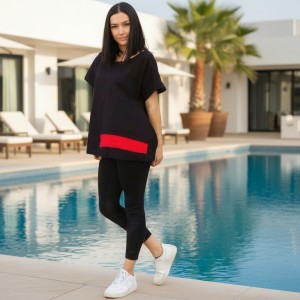 Mπλούζα  με κοντό μανίκι, χαμόγελο λαιμόκοψη, σύνθεση υφάσματος μπλούζας βαμβάκι 100%, μήκος από ώμο 65εκ., άνοιγμα στην πλάτη με σχέδιο  Φραουλίτσα