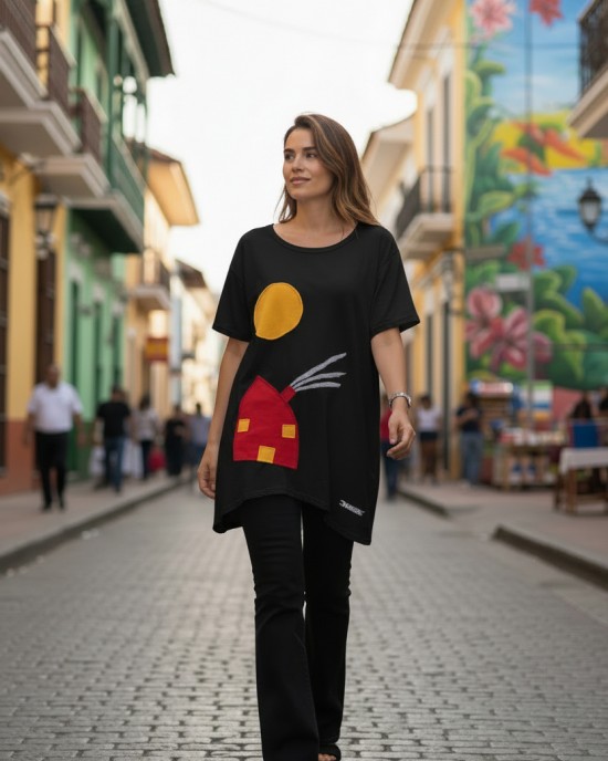 Μπλουζοφόρεμα λευκό ή μαύρο, με ανοίγματα στο πλάι . βαμβάκι 100%,  μήκος από ώμο 70εκ.  βαμβάκι 100% και σχέδιο σπιτάκι και ήλιος 