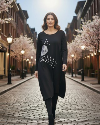 Φόρεμα midi  balloon  στρόγγυλη λαιμόκοψη με μακρύ μανίκι ζωγραφισμένο στο χέρι μήκος 115εκ Βαμβάκι 95% με ελασταν 5%  Ρομαντικ΄η Νύχτα