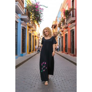 Φόρεμα μακρύ , μήκος από τον ώμο 135εκ., στρόγγυλη λαιμόκοψη, άνετο και δροσερό βαμβάκι 100%, κοντό μανίκι, με σχέδιο ζωγραφισμένο στο χέρι με ανεξίτηλα χρώμα 